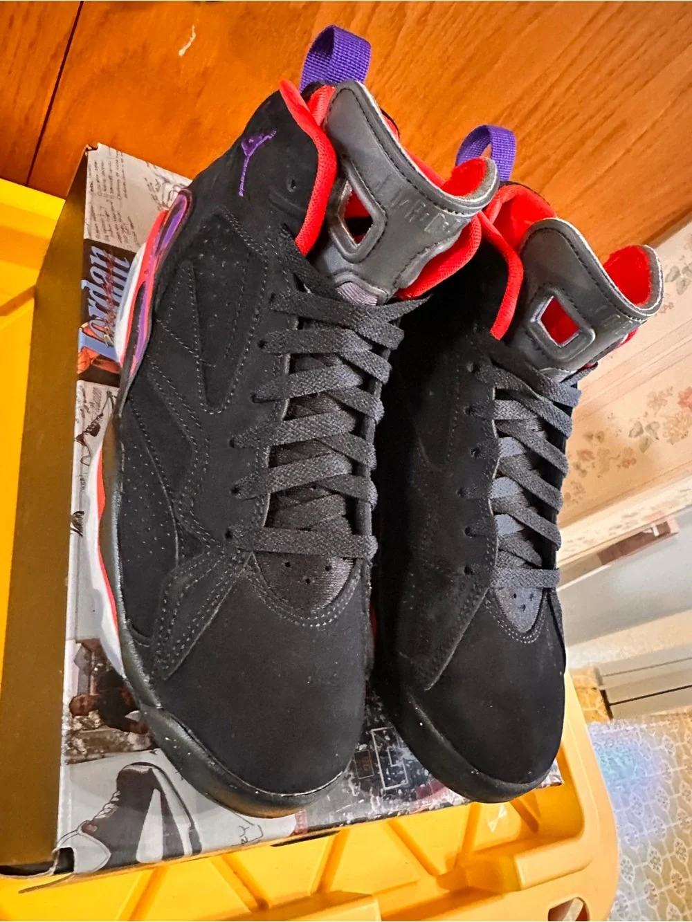 Jordan Air Jordan MVP Raptors Mid Top Shoes DZ4475-006